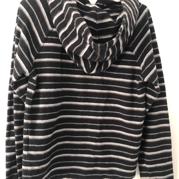 Kids Hurley sweater w hoodie size 7/Large/6-7yrs - Picture 2 of 3